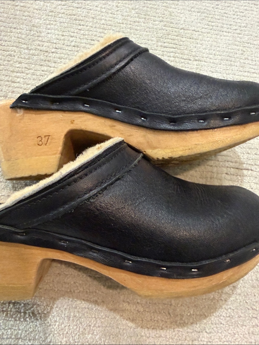 Woman’s No. 6 Black Leather and camel shearling Wooden Heel Clog Mules sz 7